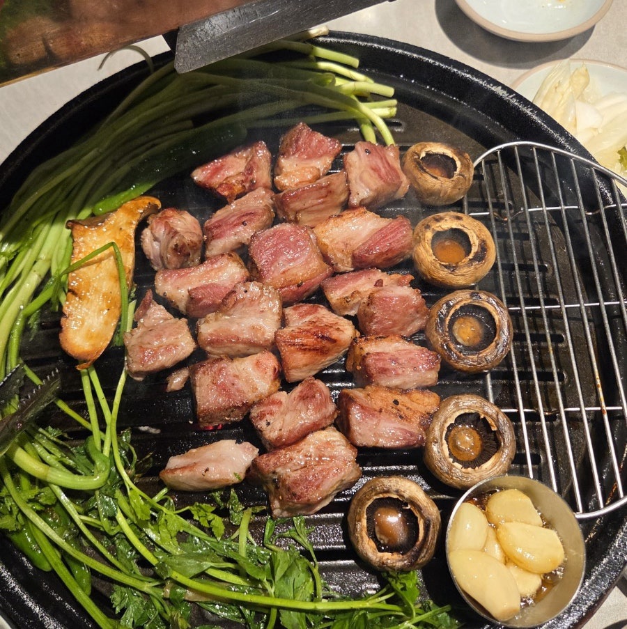 📍 Best Korean BBQ in Euljiro for Family Dining – Doyajib Review (Seoul)