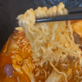 Sindaebangsamgeori Station Mala Tang Restaurant – Maraholic Review | Best Solo Dining & Date Spot Near Boramae
